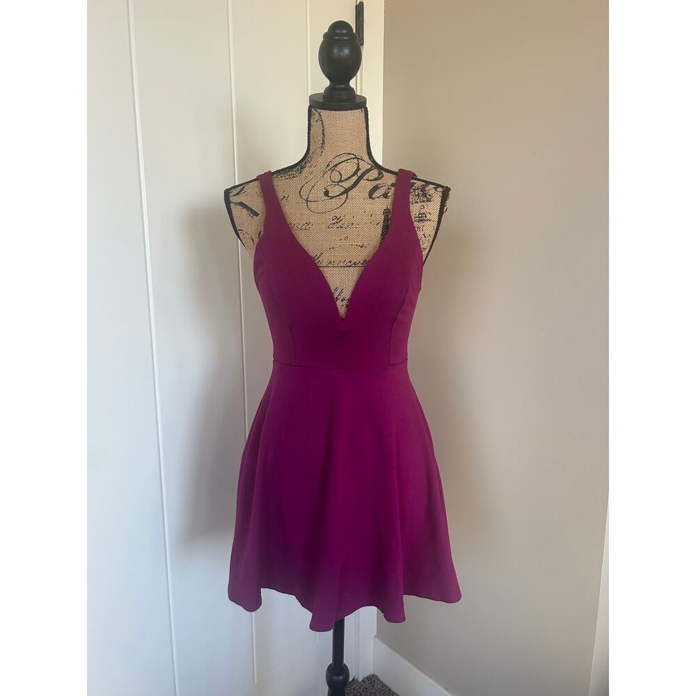 Elegant Magenta Sleeveless Dress